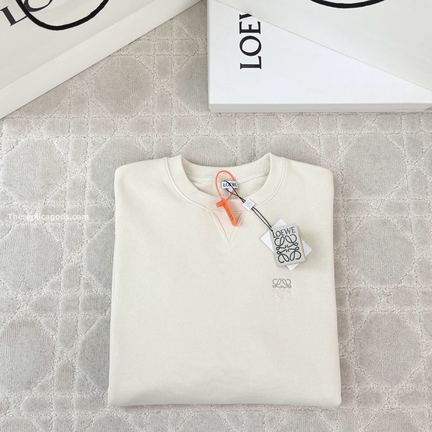 ANAGRAM COTTON SWEATSHIRT IN WHITE - SK824