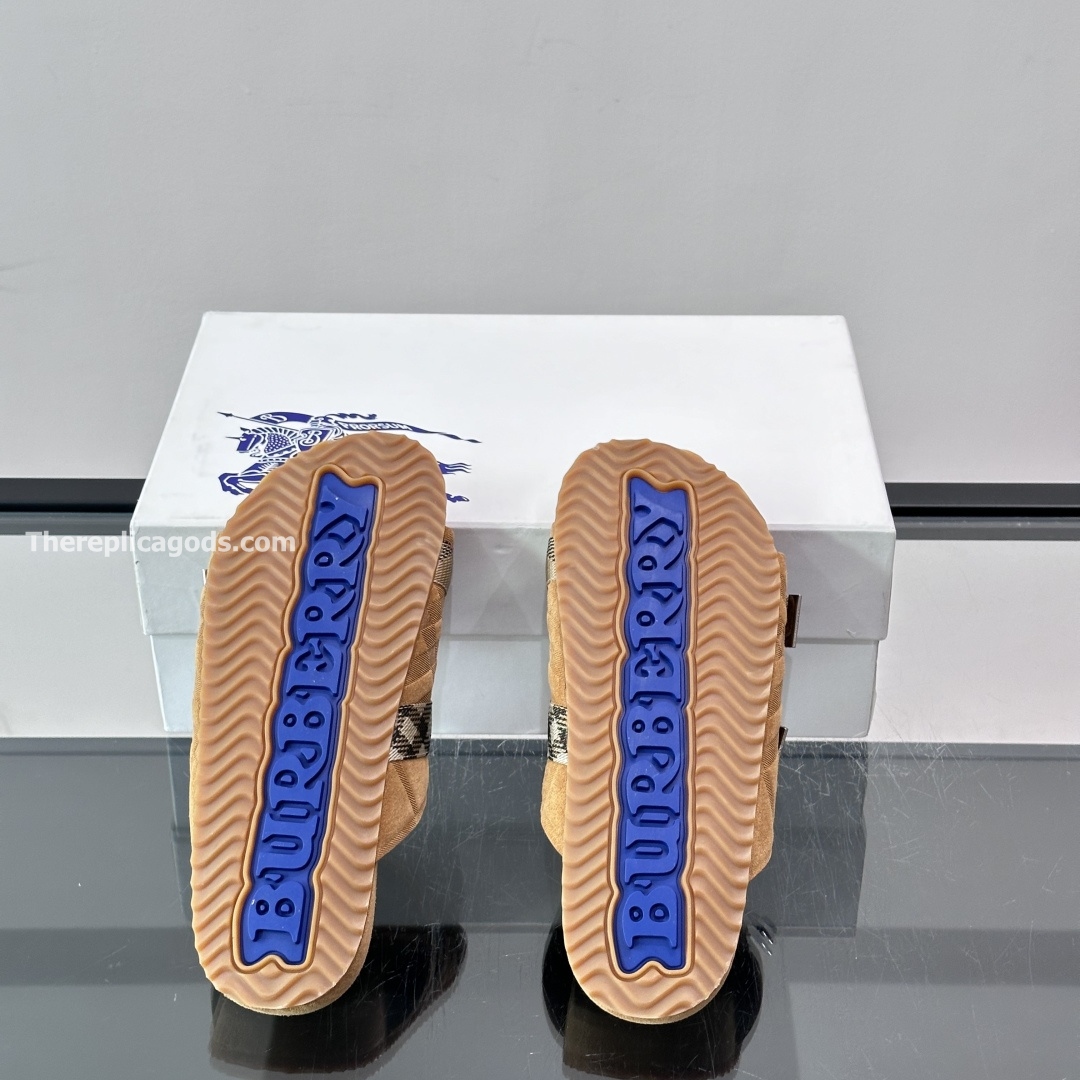CHECK SUEDE URCHIN SANDALS IN BROWN - BBRS7