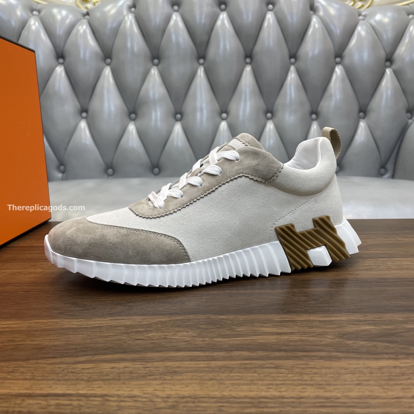 BOUNCING SNEAKERS IN BEIGE - H360