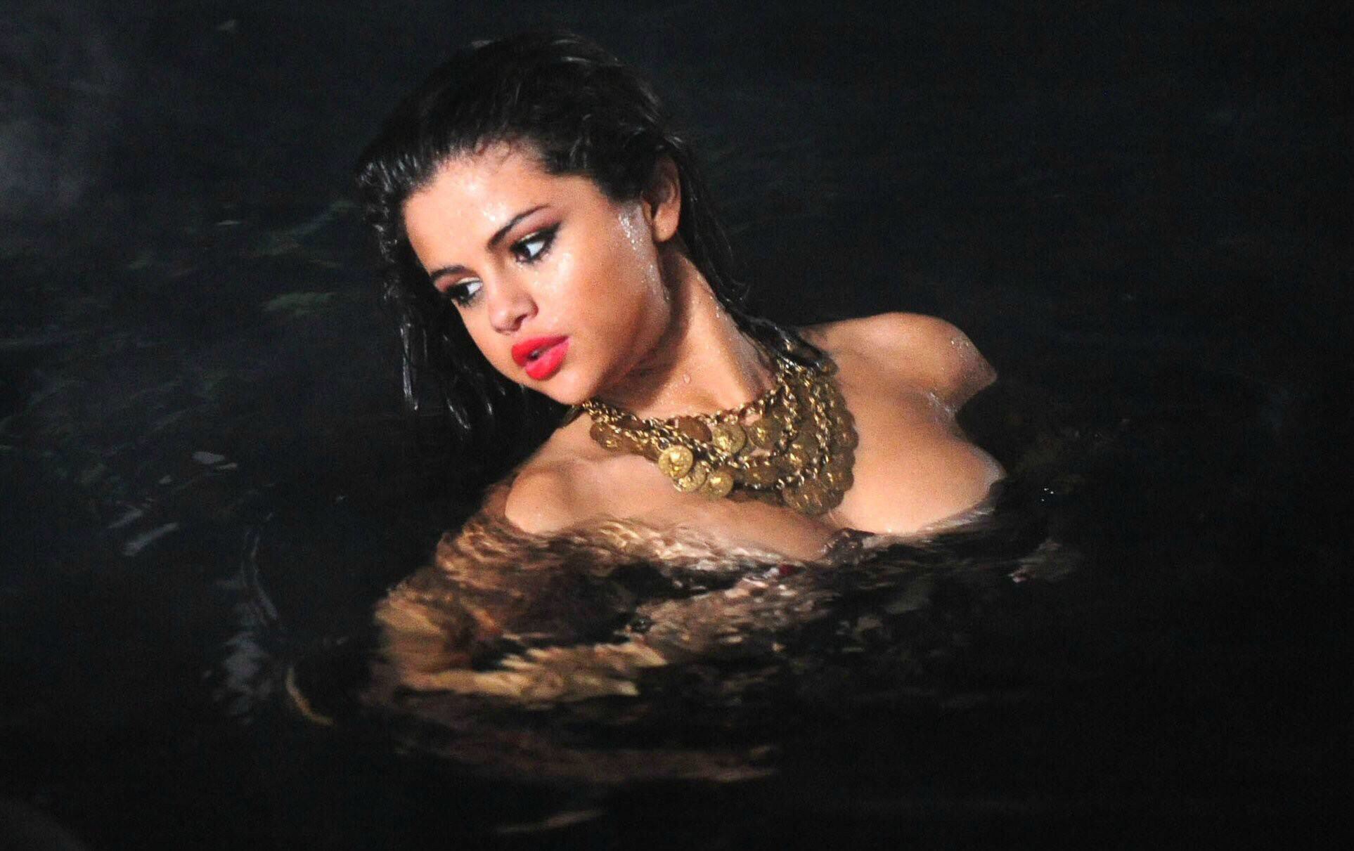 JOIP Selena Gomez - Fancy Restaurant - Image Chest - Free Image Hosting And  Sharing Made Easy