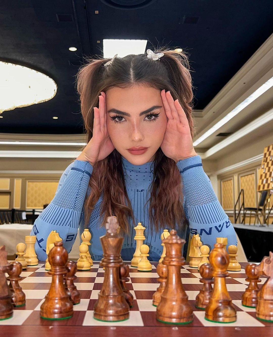 Andrea ENERGY Botez: Chess, Dancing & Raging - Twitch Highlights 