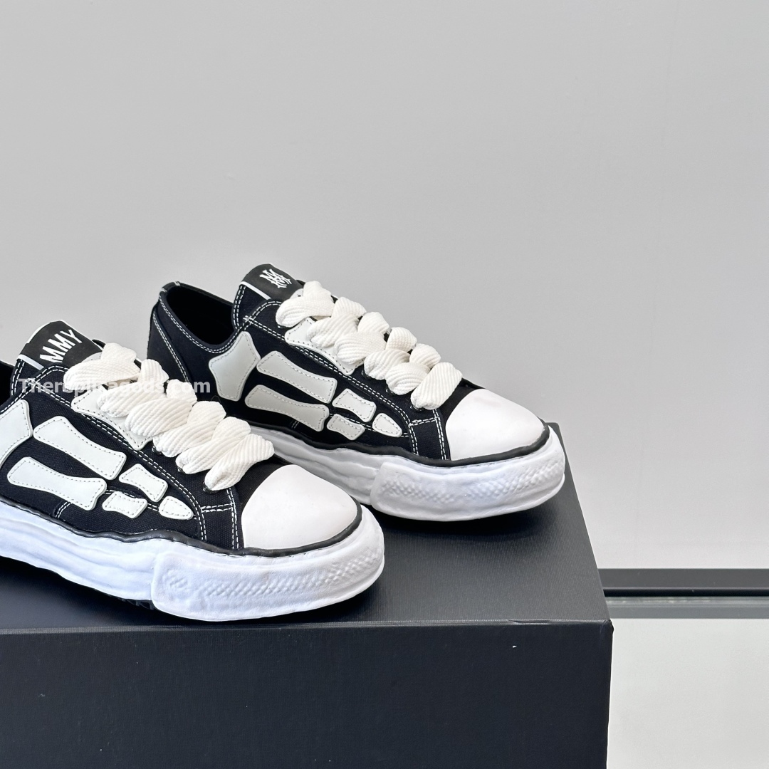 x MMY BONES SNEAKERS IN BLACK - RI83