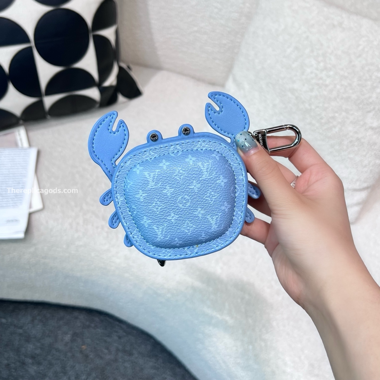 CRAB BAG CHARM M02525
