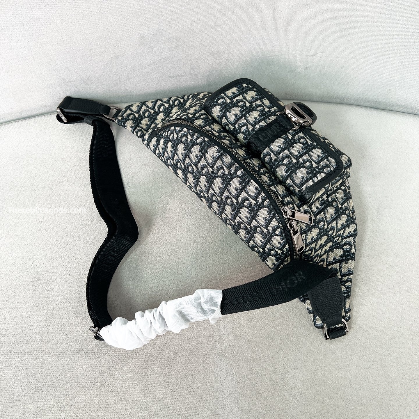 8 BELT BAG BEIGE AND BLACK OBLIQUE JACQUARD
