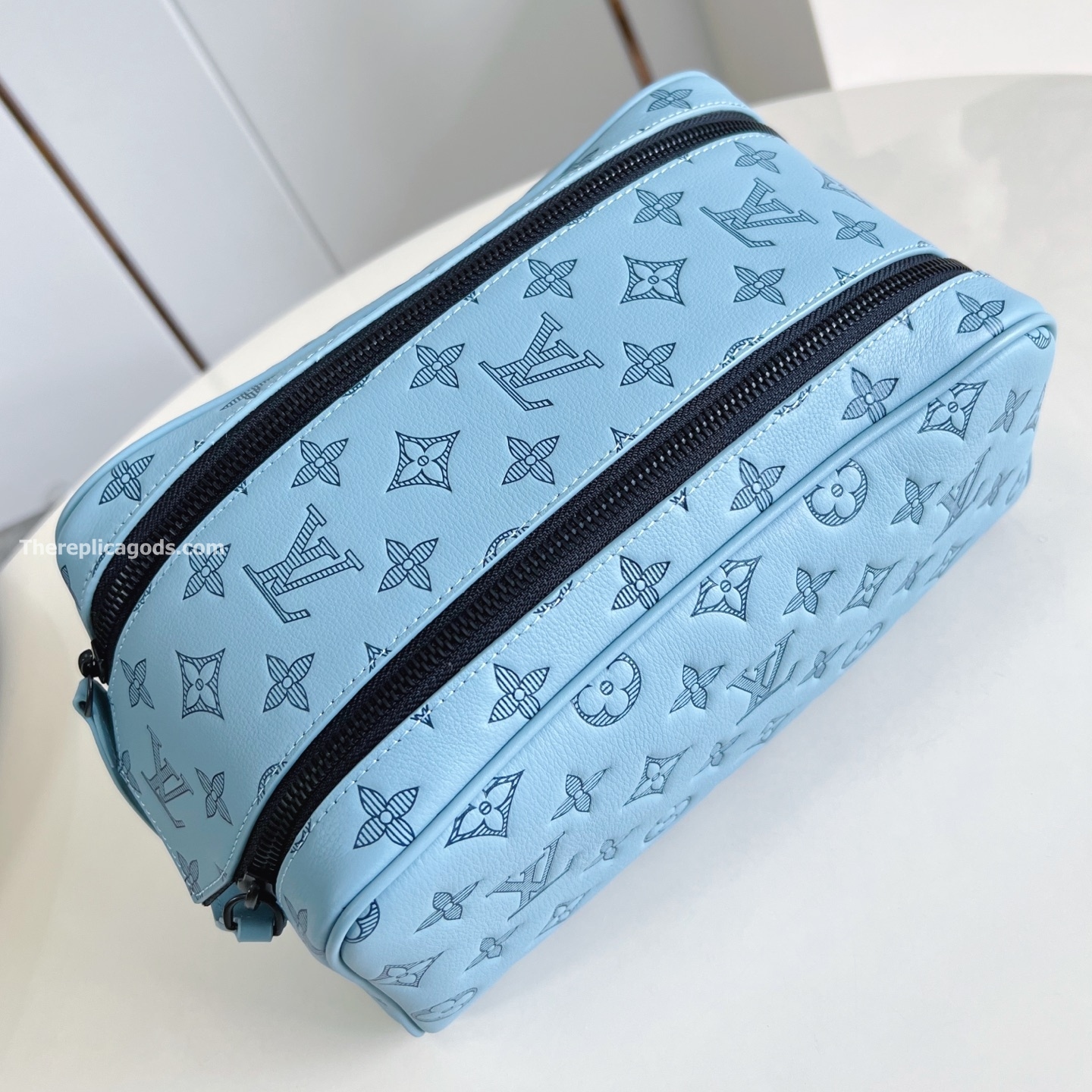 DOPP KIT BLUE MONOGRAM SHADOW M14885