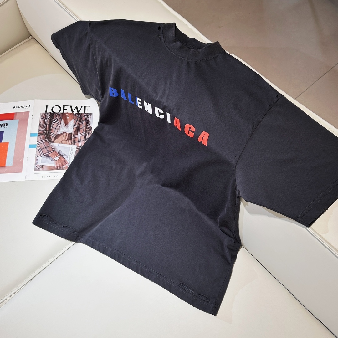 INTERNATIONAL T-SHIRT MEDIUM FIT IN FADED BLACK - TP579