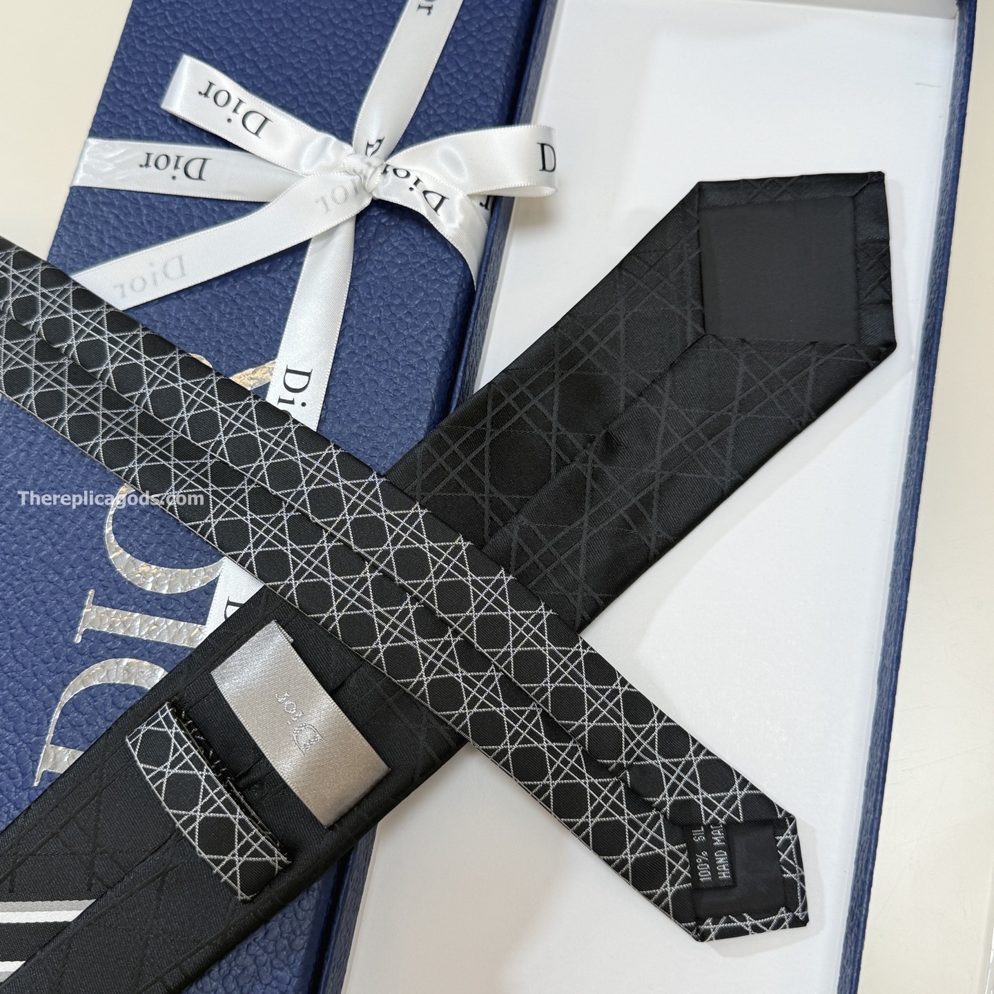 STRIPED CANNAGE TIE BLACK, GRAY AND WHITE SILK