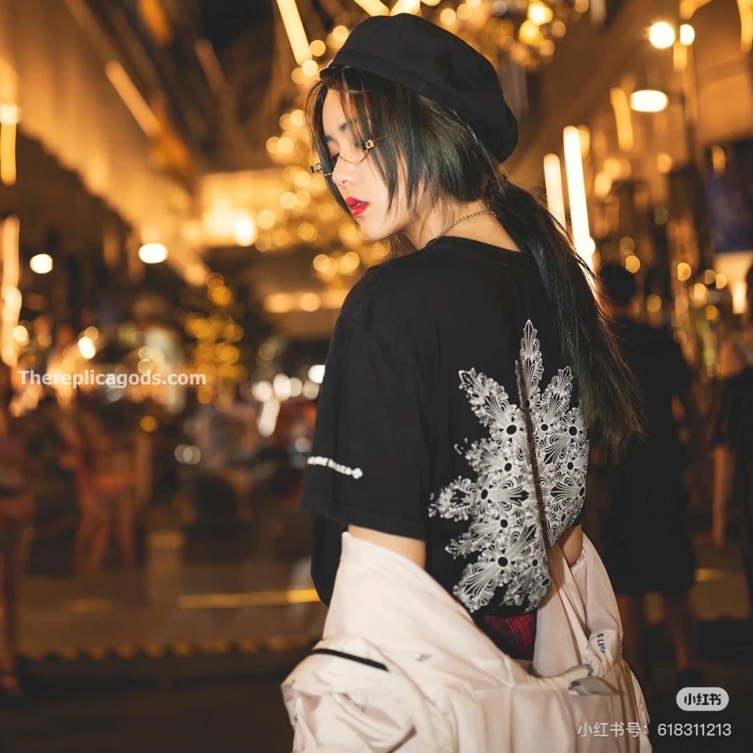 CROSS T-SHIRT IN BLACK - TP593