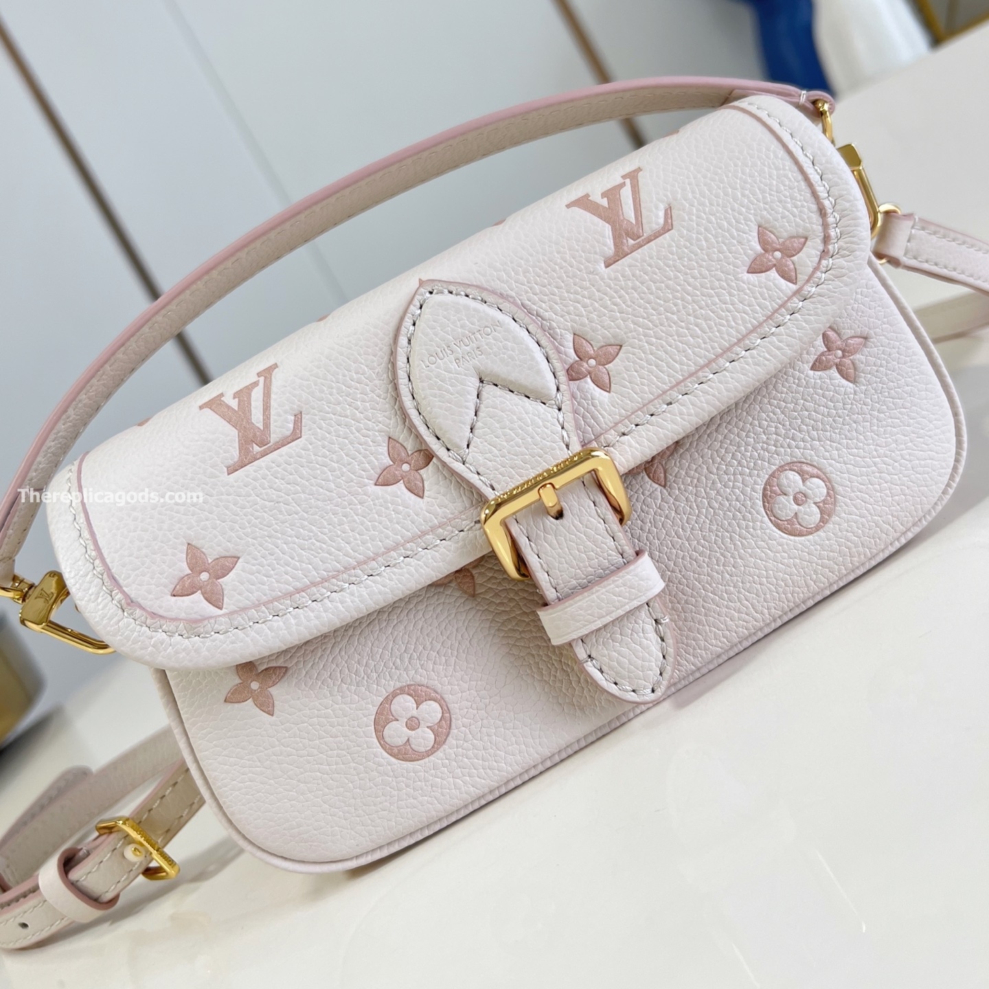 NANO DIANE HANDBAG BICOLOR EDEN EMBOSSED COWHIDE LEATHER M13642