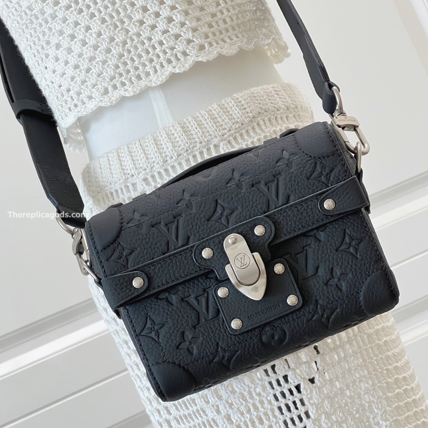 SOUL TRUNK CROSSBAG BLACK TAURILLON MONOGRAM M13871