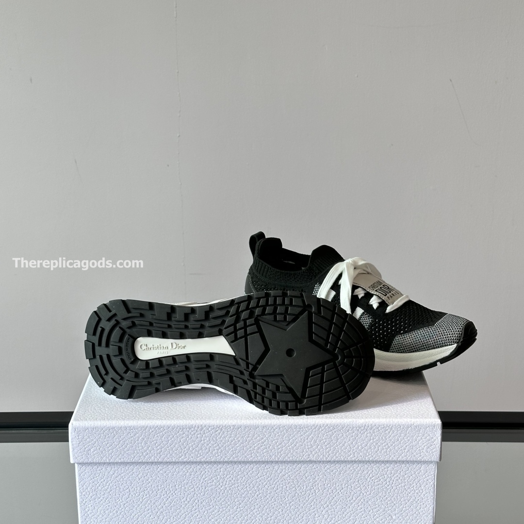 RUN'N'DI0R SNEAKERS BLACK AND WHITE TECHNICAL MESH - CD405