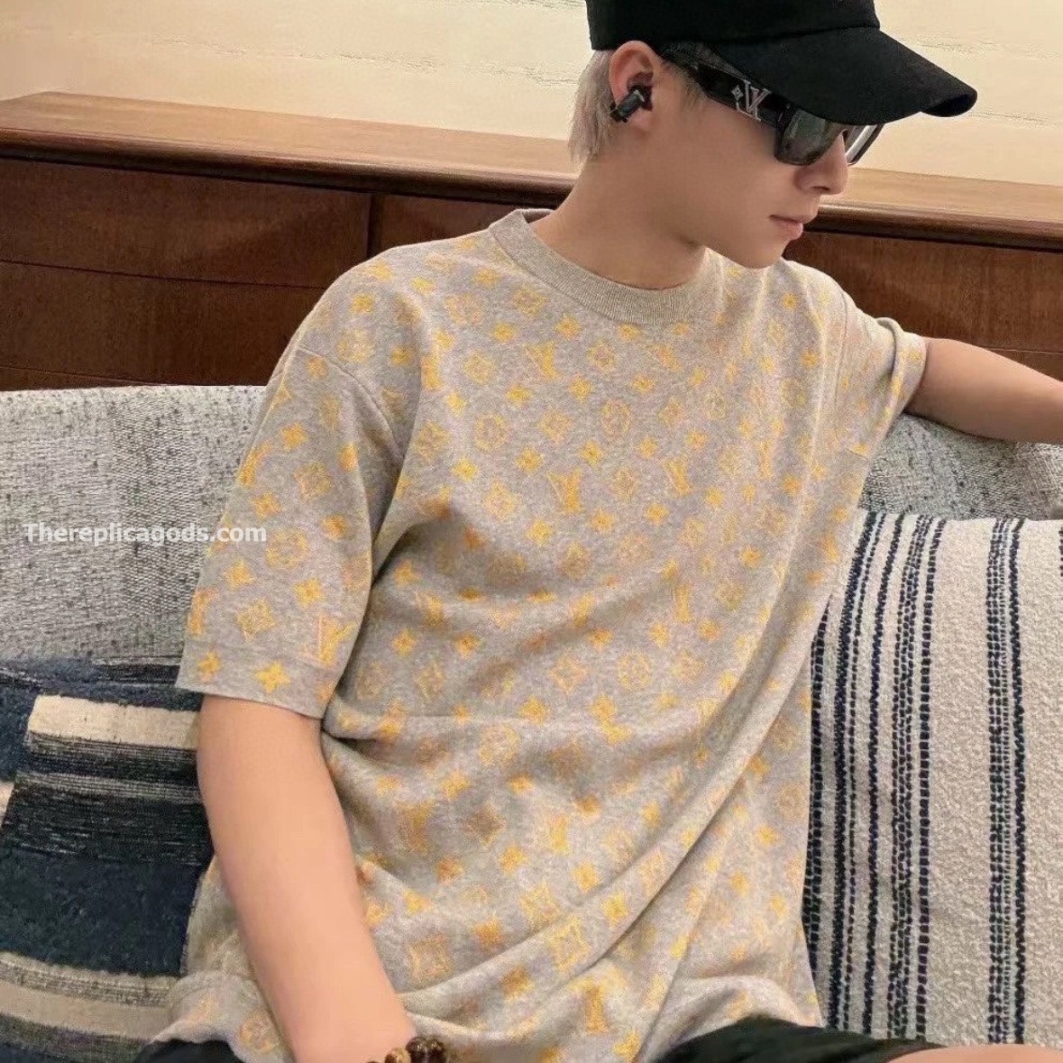 MONOGRAM SHORT-SLEEVED CREWNECK MONOGRAM JACQUARD - TP664