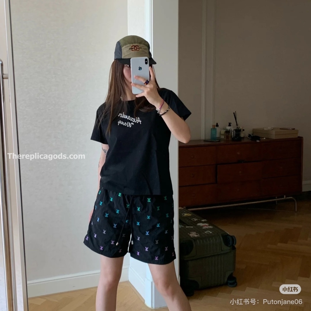BLASON GRADIENT EMBROIDERED SWIM SHORTS - TP608