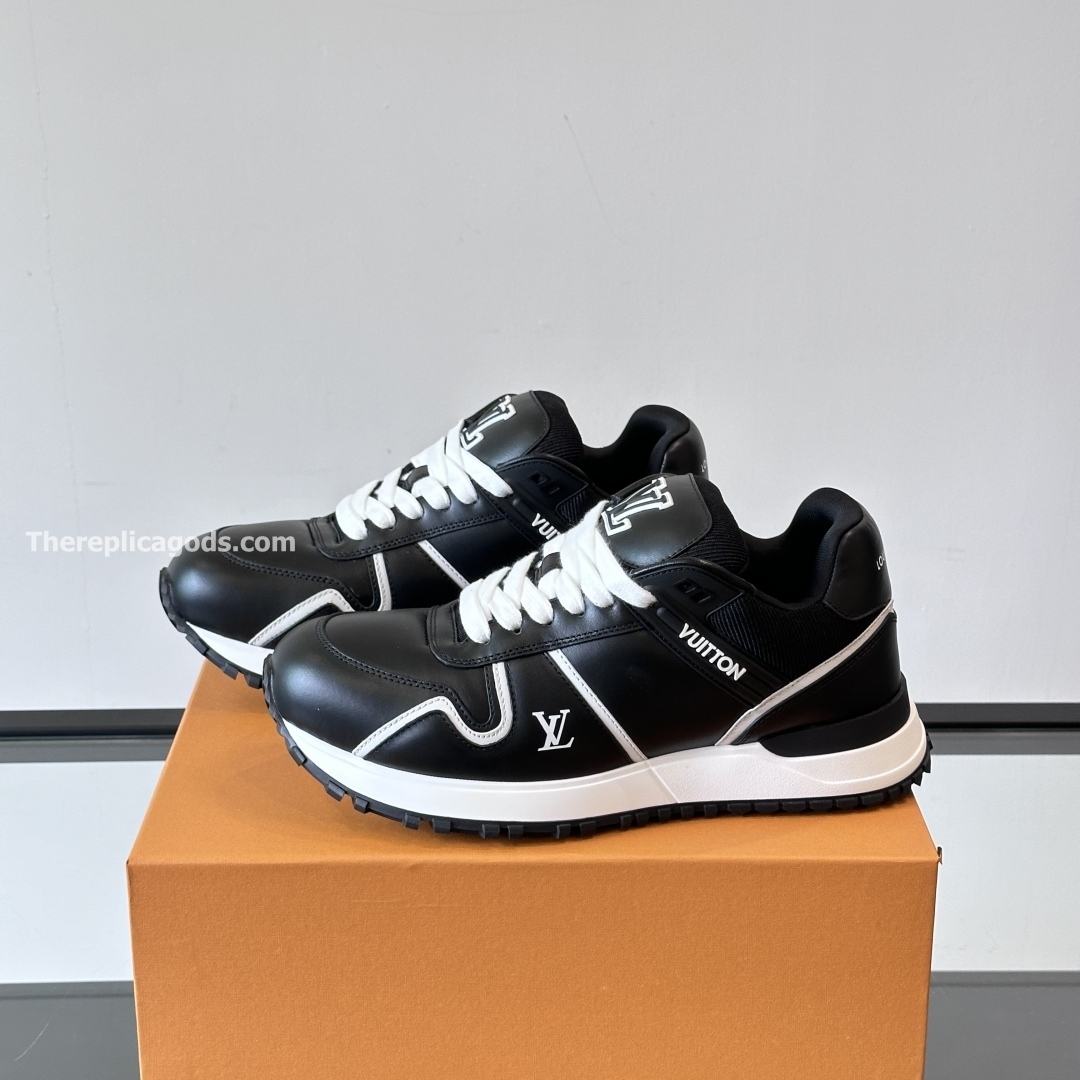 RUN AWAY MAXI SNEAKERS IN BLACK - LV942