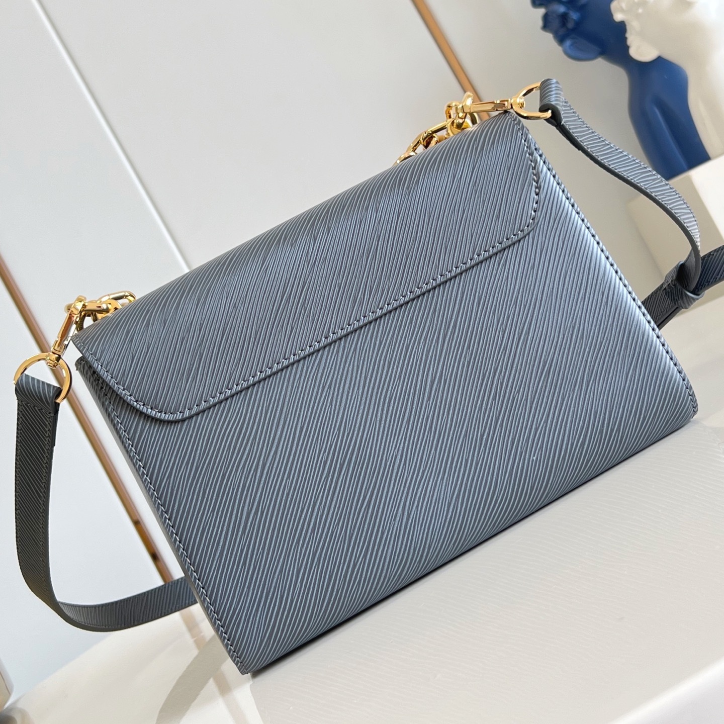 TWIST MM BAG GRAY EPI LEATHER M14059