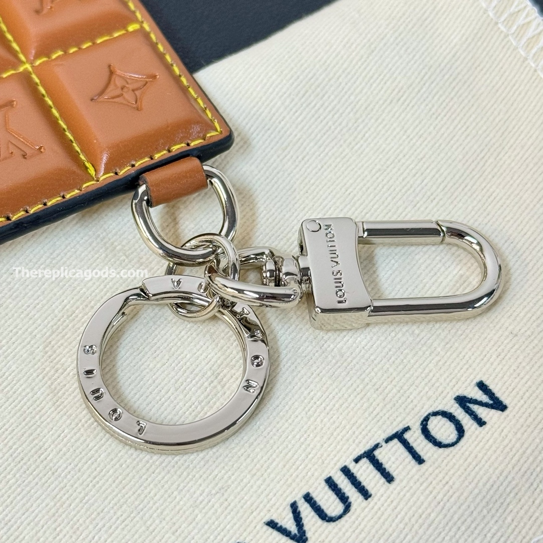 CHOCOLATE BAR FIGURINE KEY HOLDER AND BAG CHARM M01478