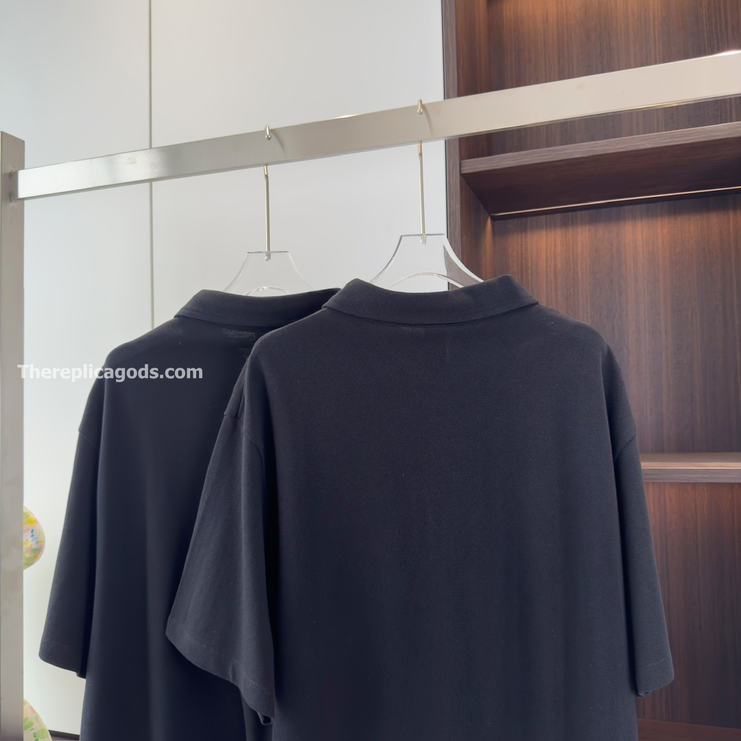 WAFFLE EMBROIDERED SCRIPT T-SHIRT IN BLACK - TP653