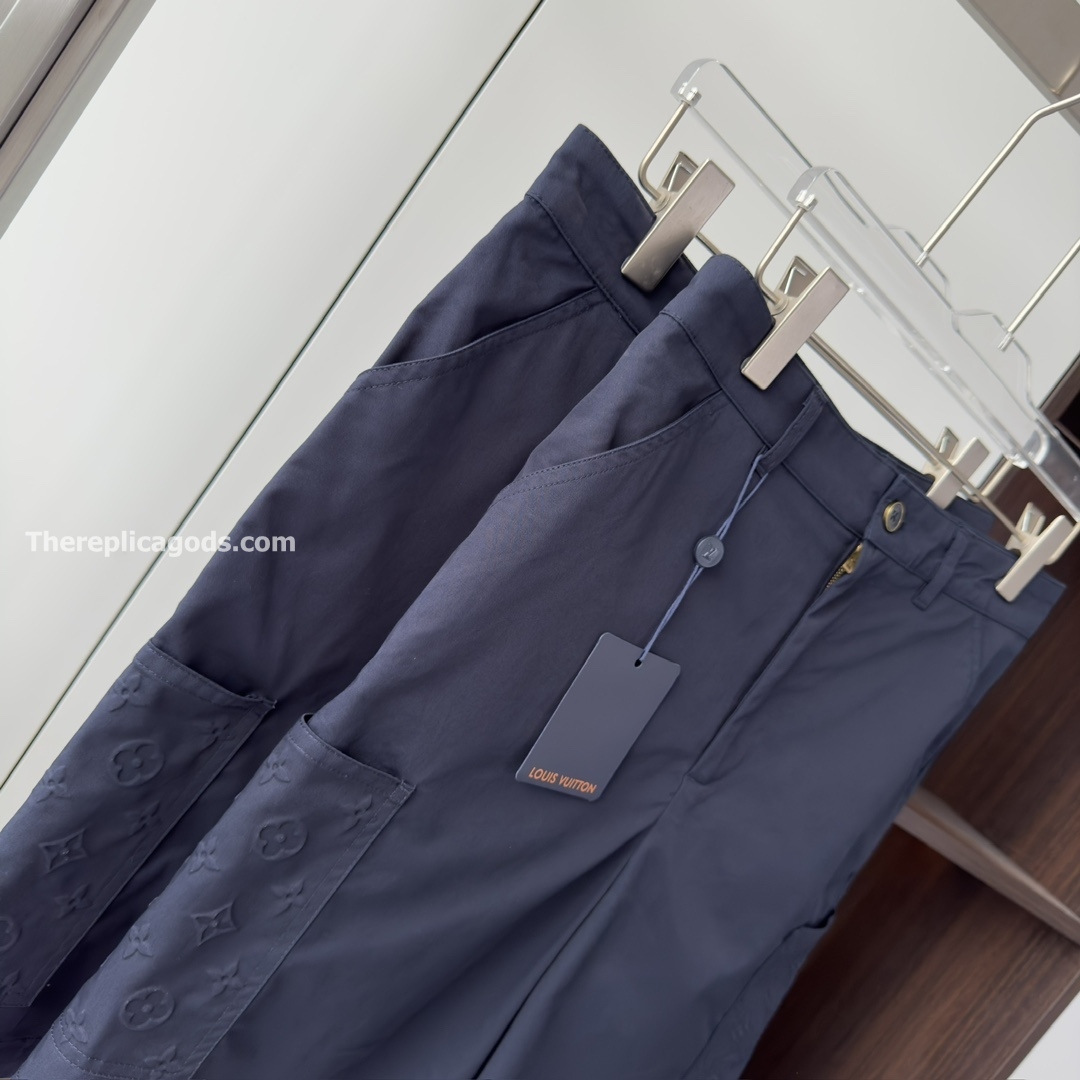 MONOGRAM POCKET CARGO SHORTS IN BLUE - TP647