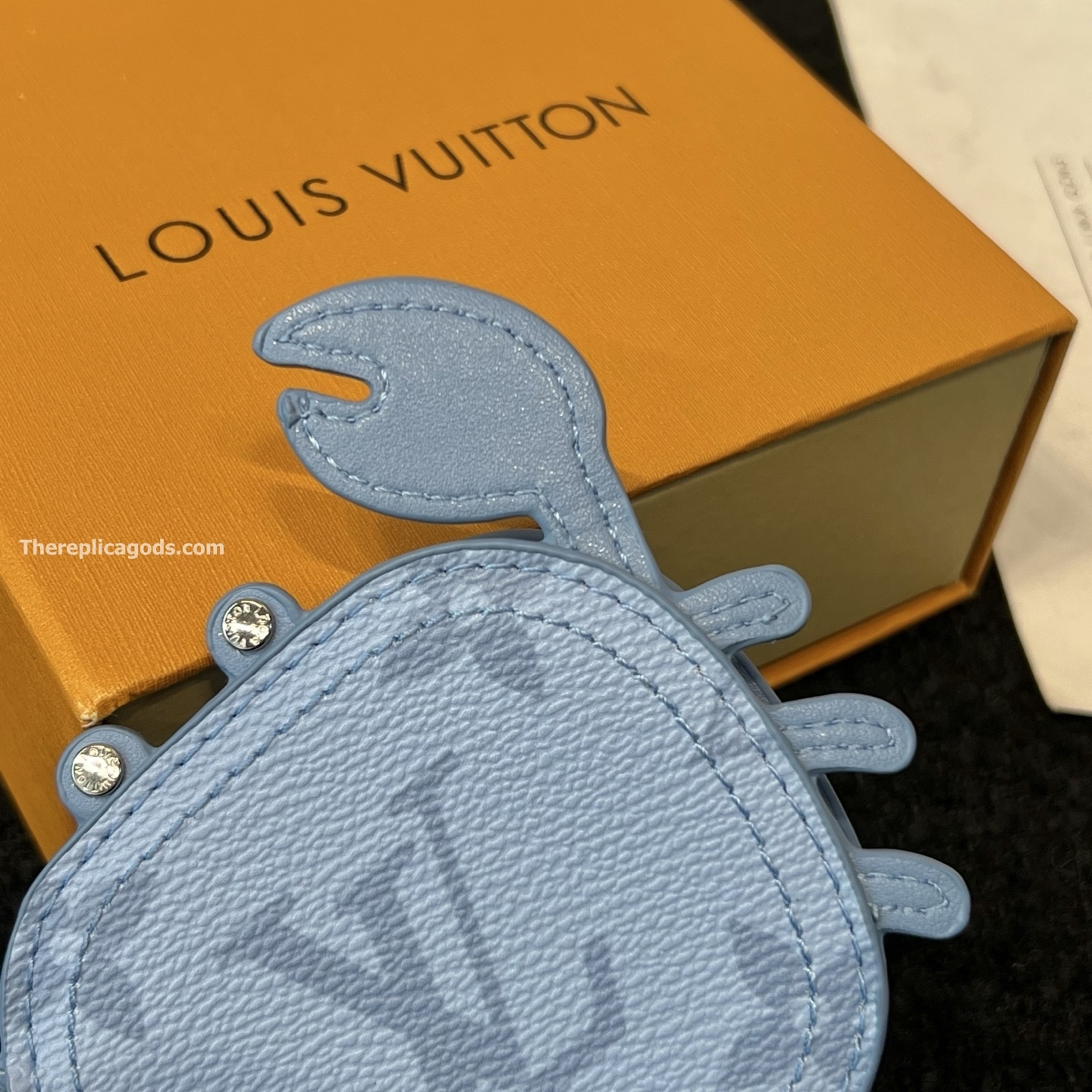 CRAB BAG CHARM M02525