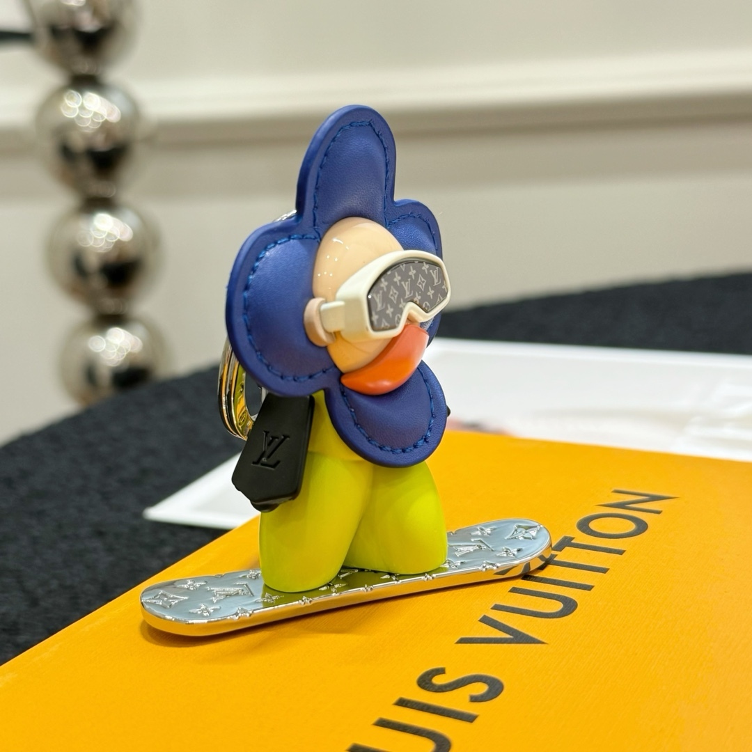 VIVIENNE SNOWBOARD BAG CHARM AND KEY HOLDER