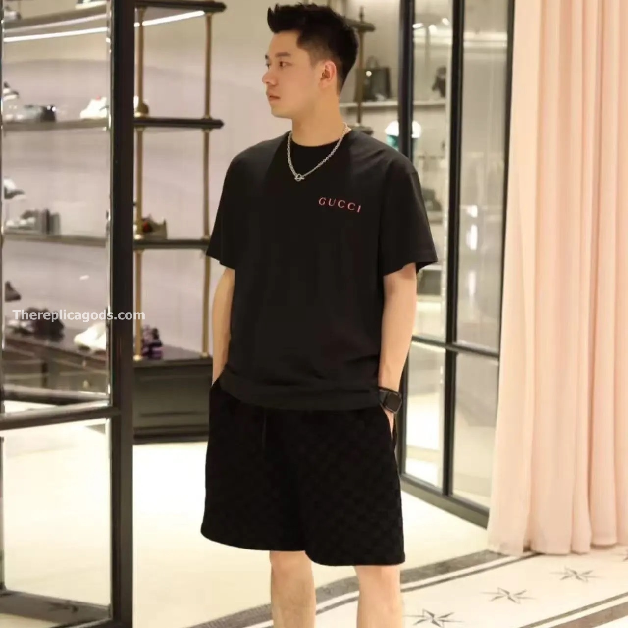 LOGO PRINTED COTTON T-SHIRT IN BLACK - TP609