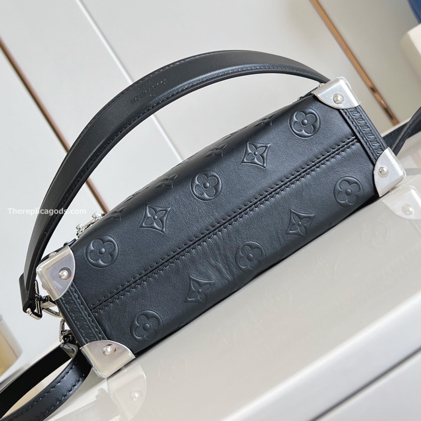 SIDE TRUNK MM BAG BLACK CALF LEATHER M14572