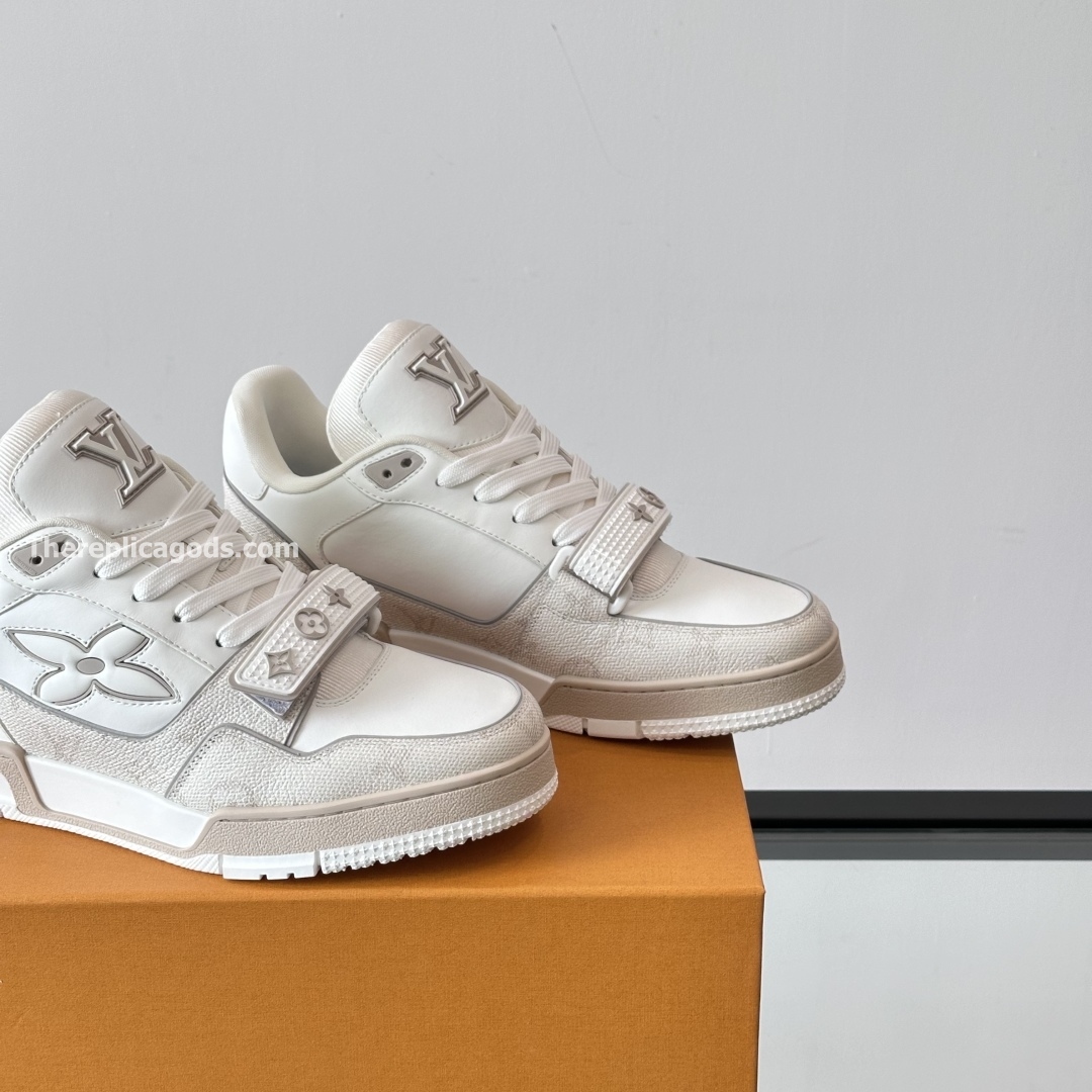 TRAINER SNEAKERS IN BEIGE- LV955