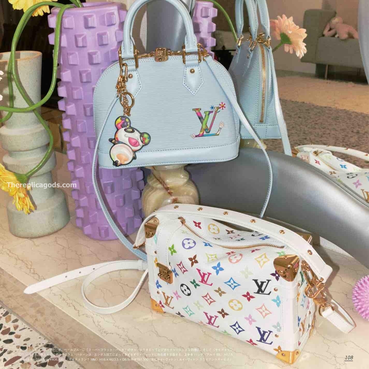 X TM SUPERFLAT PANDA KEY HOLDER M02467