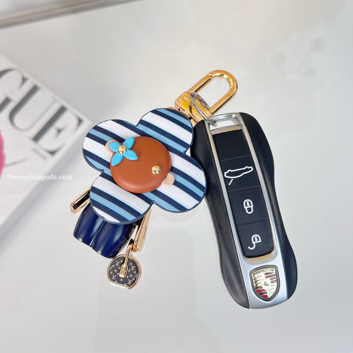 NAUTICAL VIVIENNE BAG CHARM AND KEY HOLDER M01811