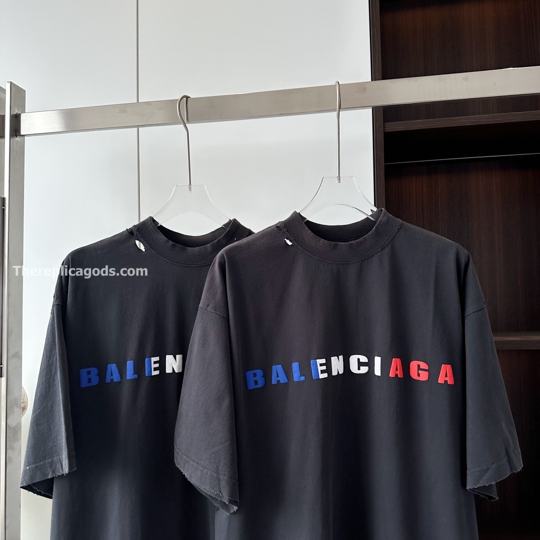 INTERNATIONAL T-SHIRT MEDIUM FIT IN FADED BLACK - TP622