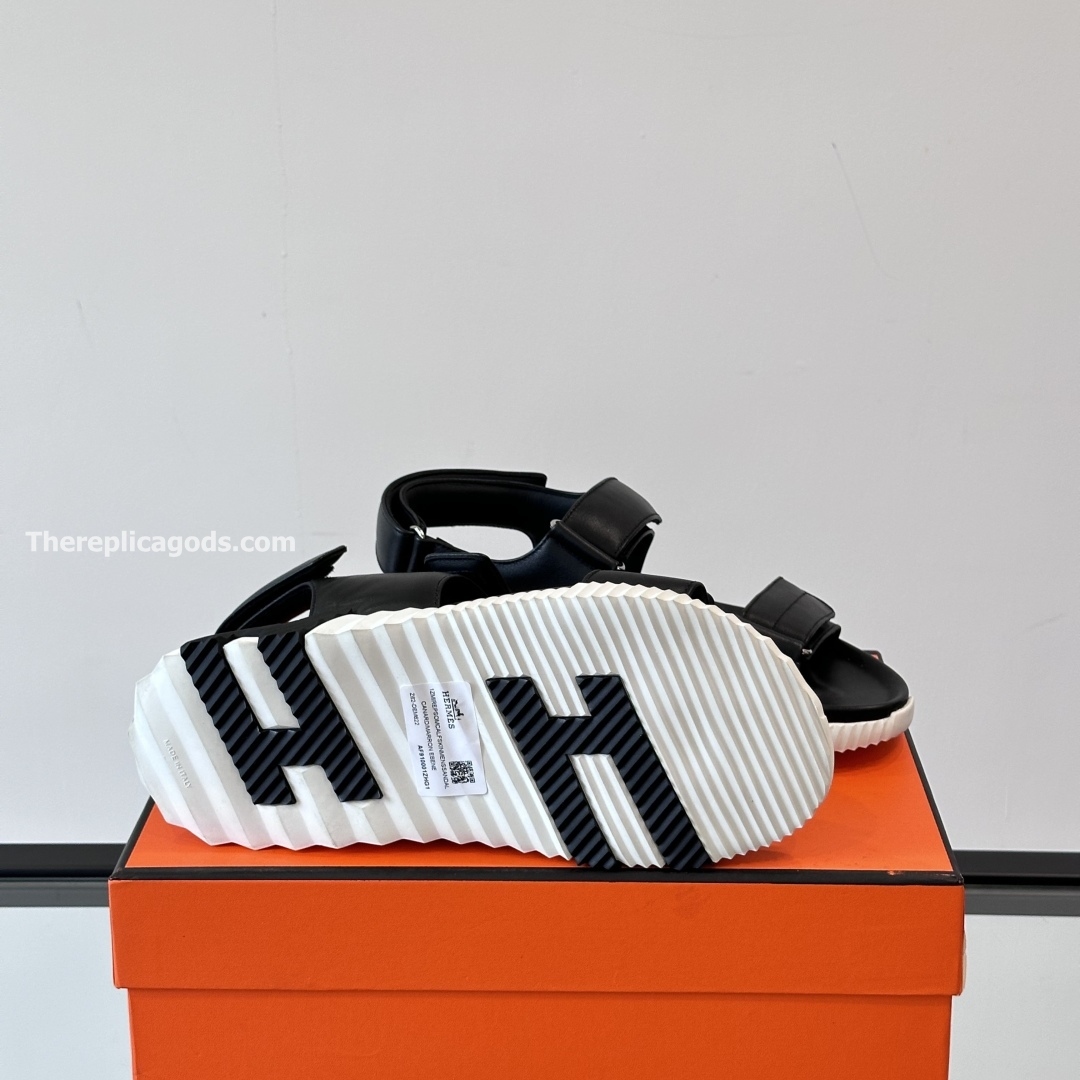 JUNIOR SANDALS IN BLACK - HS109
