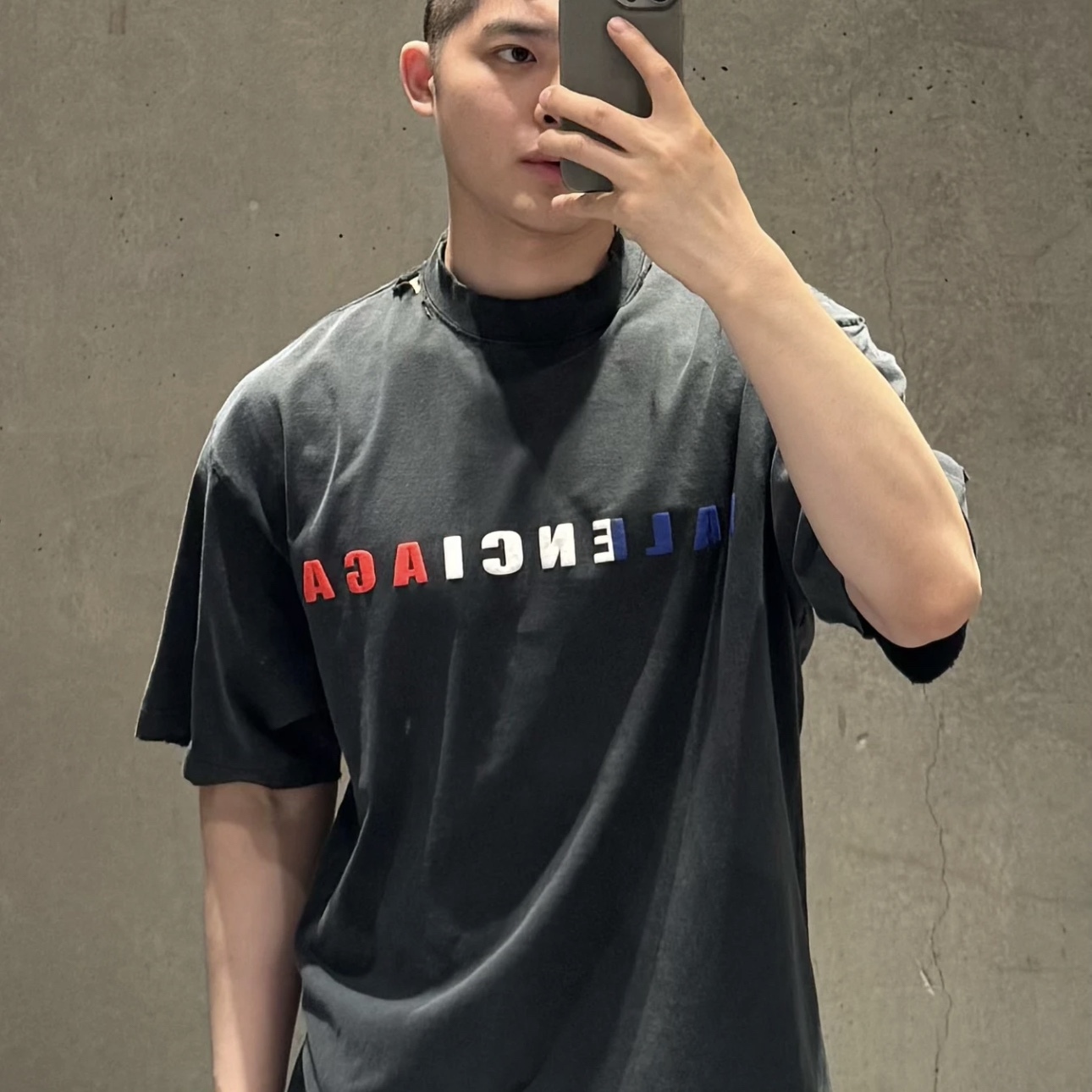 INTERNATIONAL T-SHIRT MEDIUM FIT IN FADED BLACK - TP579