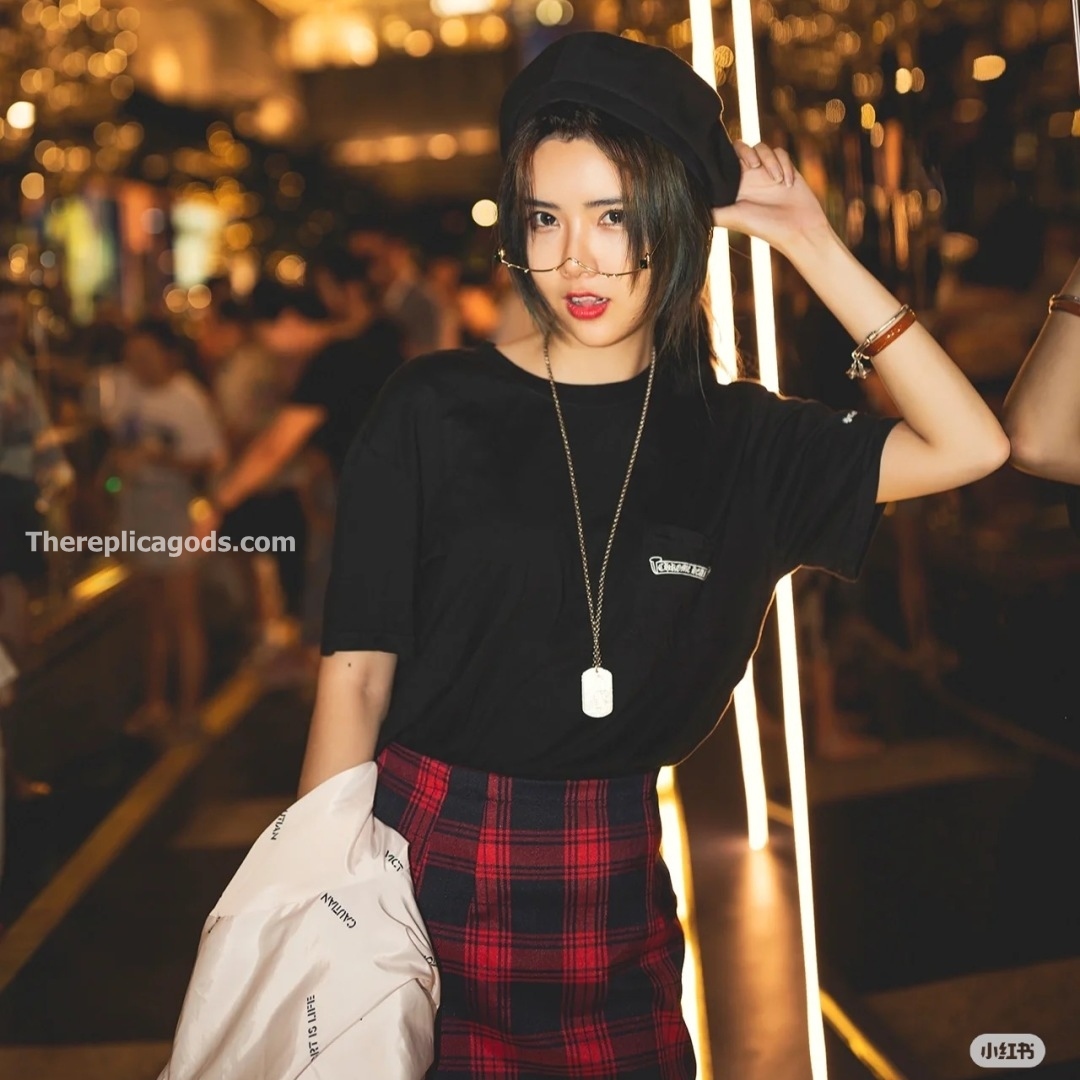 CROSS T-SHIRT IN BLACK - TP593