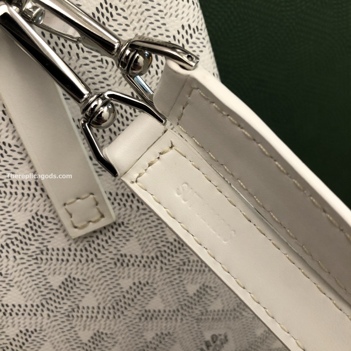 MONTMARTRE GM CASE IN WHITE
