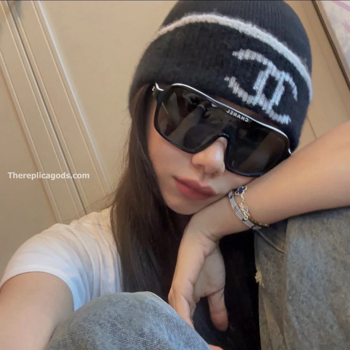 SHIELD SUNGLASSES IN GREY CH9158 - SG195