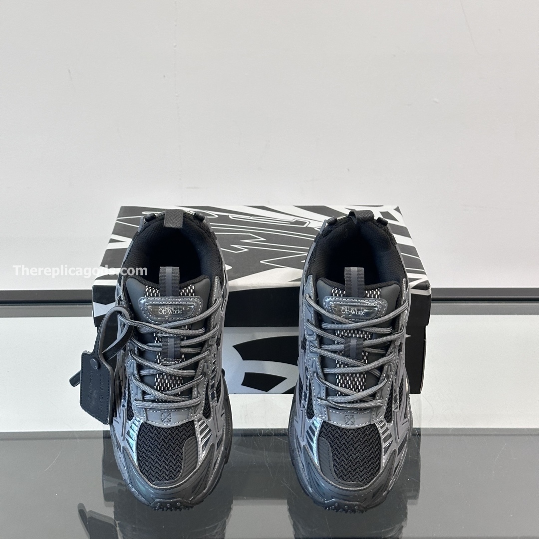 BE RIGHT BACK SNEAKERS IN BLACK - OW63