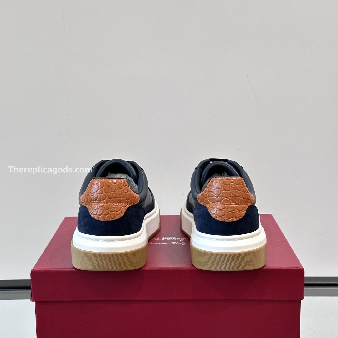 LOW TOP SNEAKERS WITH GANCINI OUTLINE - OW67