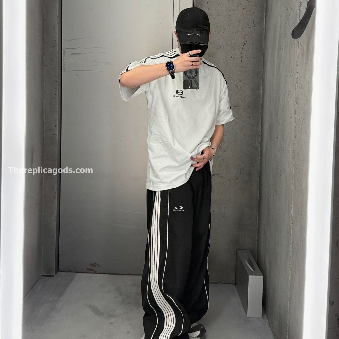 UNITY SPORTS ICON OVERSIZED T-SHIRT IN FADED WHITE - TP596