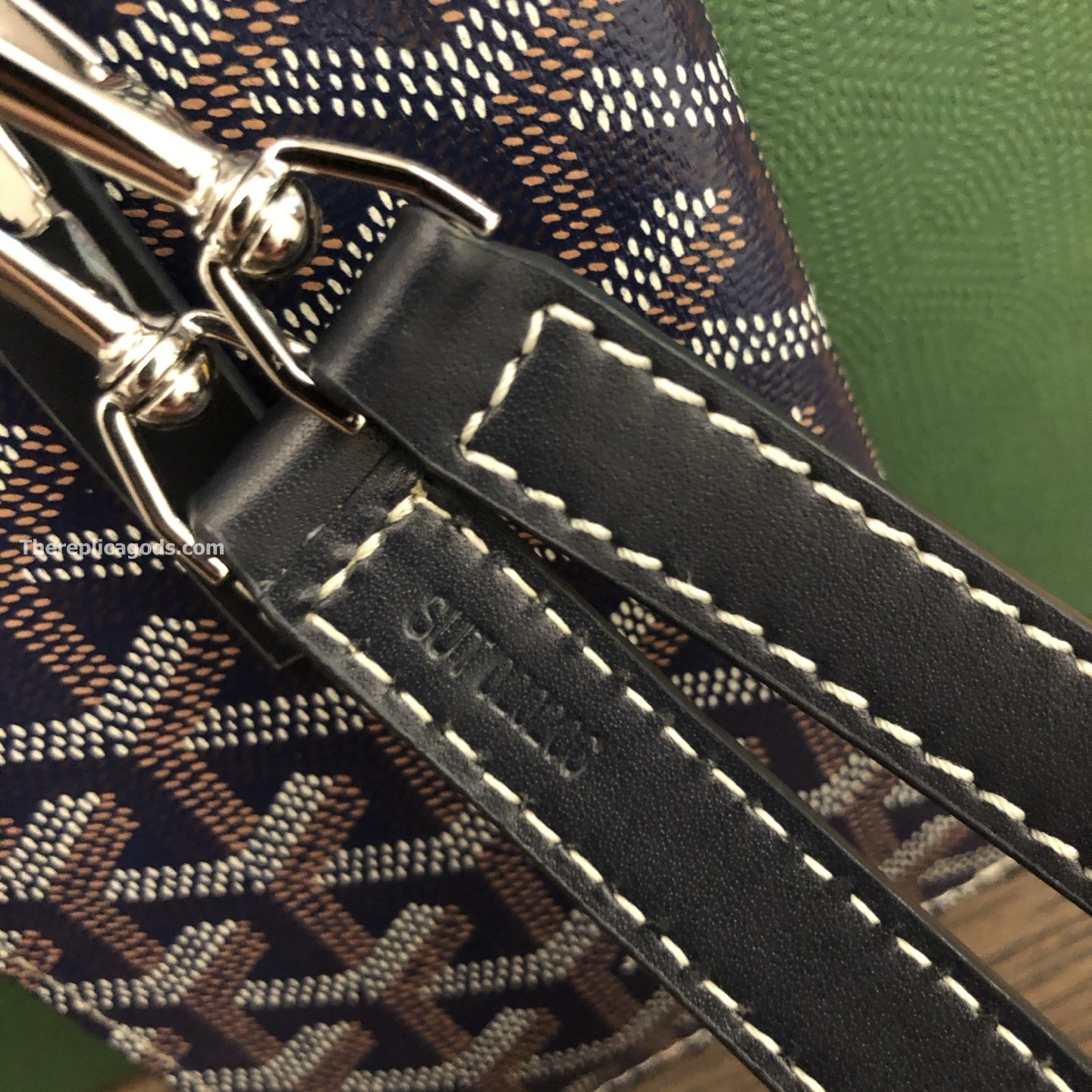 MONTMARTRE GM CASE IN NAVY BLUE