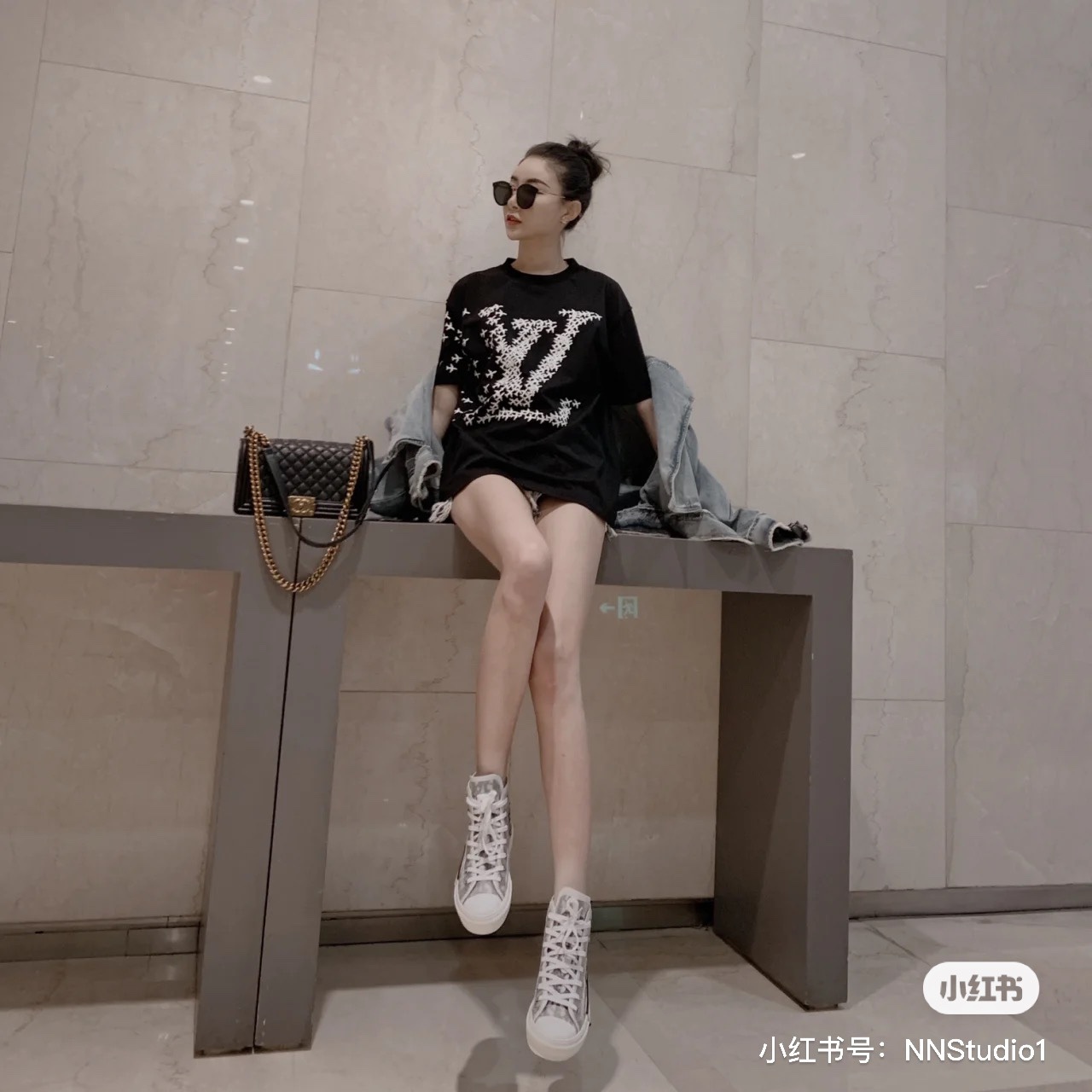 AIRPLANE PRINTED T-SHIRT IN BLACK - TP584