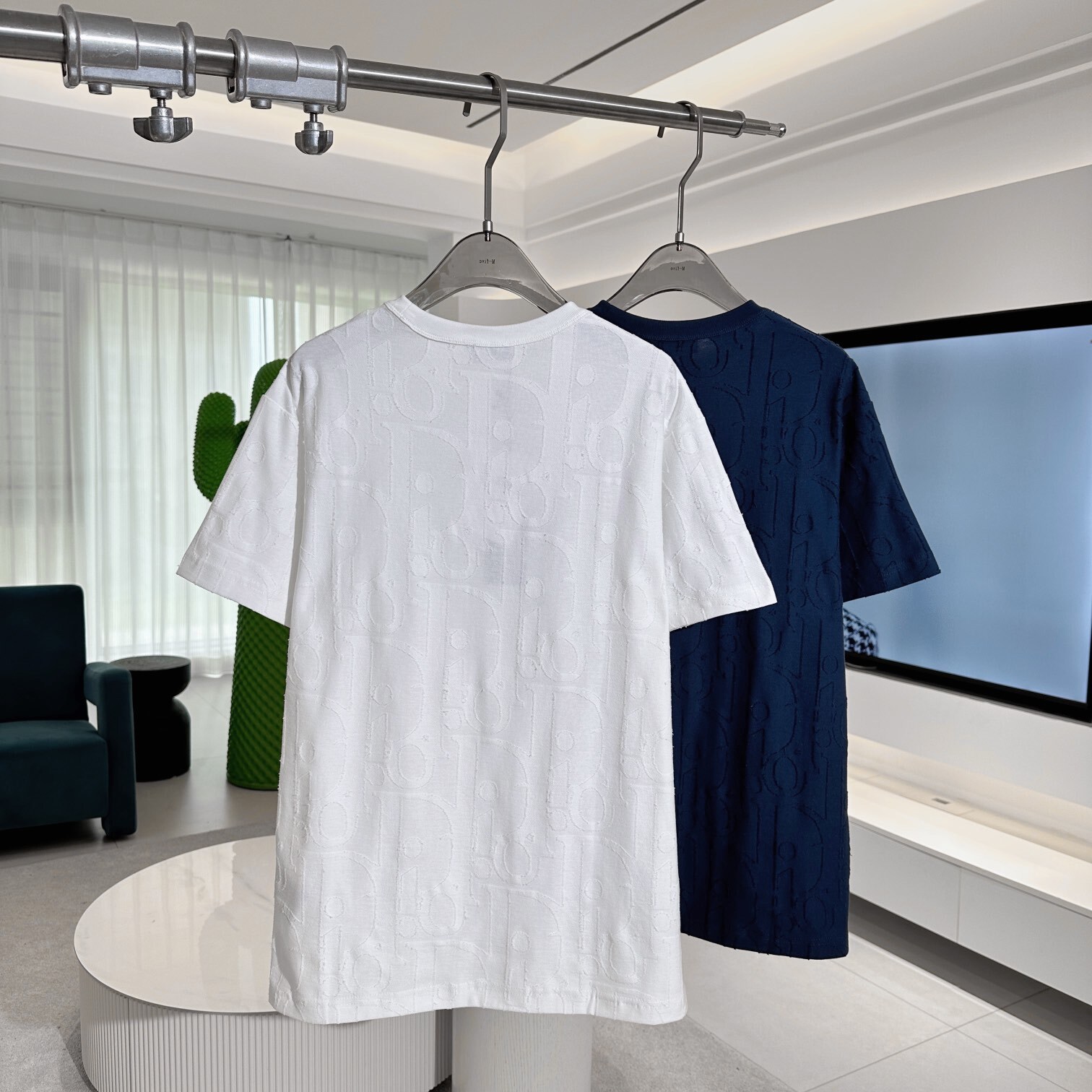 OBLIQUE T-SHIRT, RELAXED FIT WHITE COTTON JERSEY - TP572