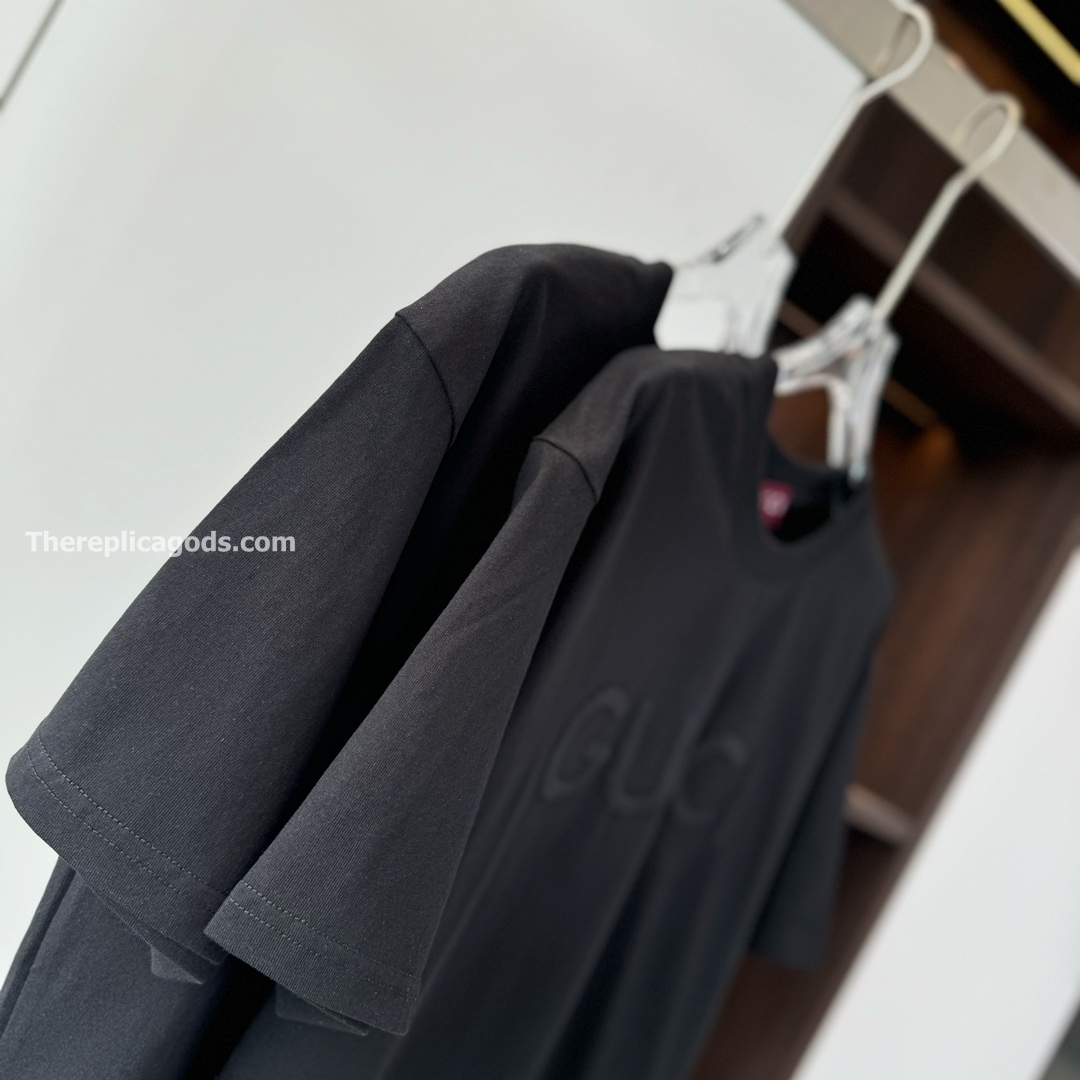 COTTON JERSEY T-SHIRT WITH EMBROIDERY IN BLACK - TP614