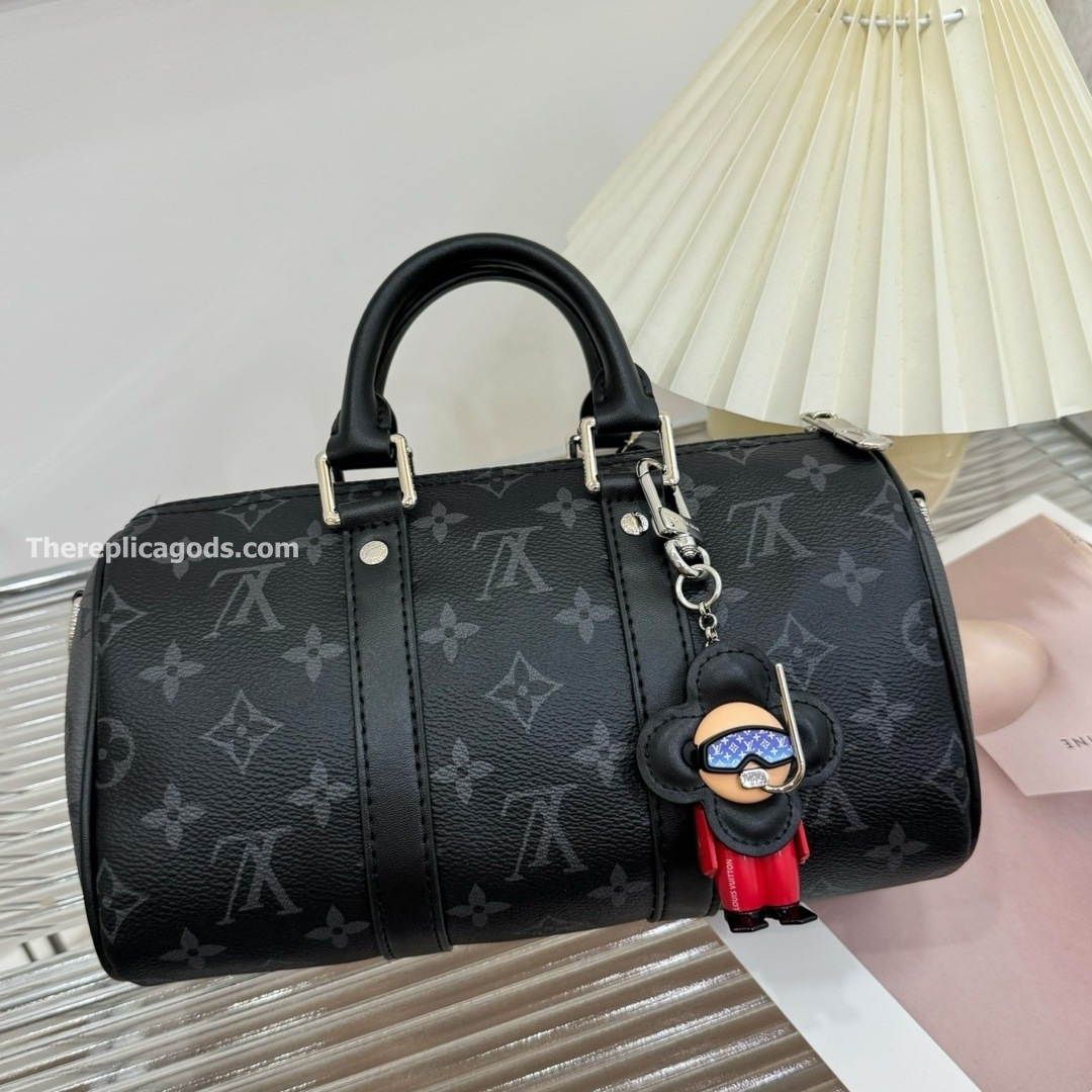 VIVIENNE DIVER BAG CHARM AND KEY HOLDER M00748