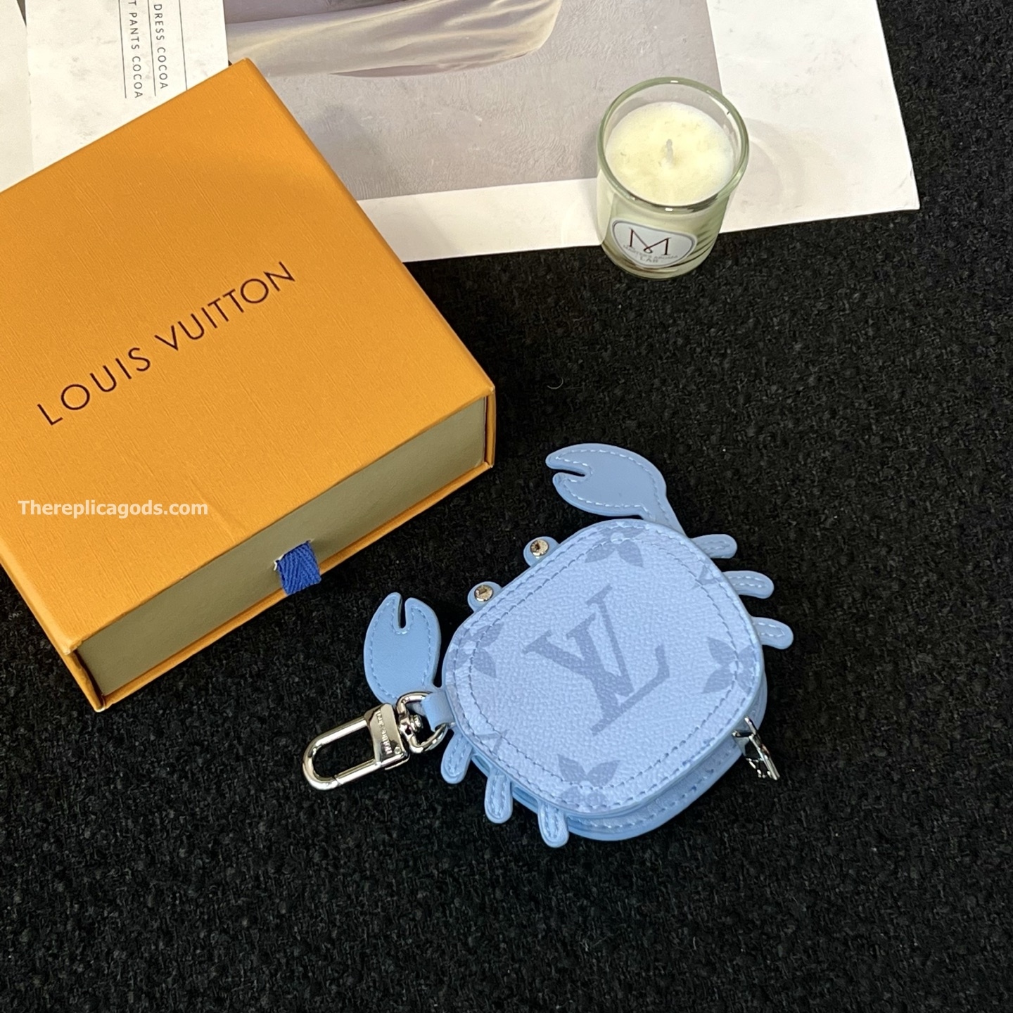 CRAB BAG CHARM M02525