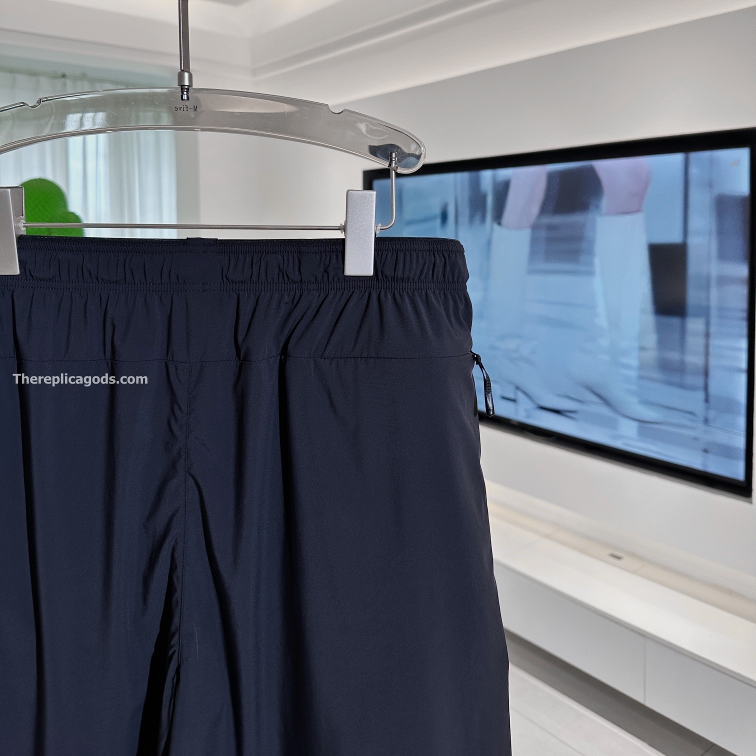 LOGO SHORTS IN BLACK - TP630