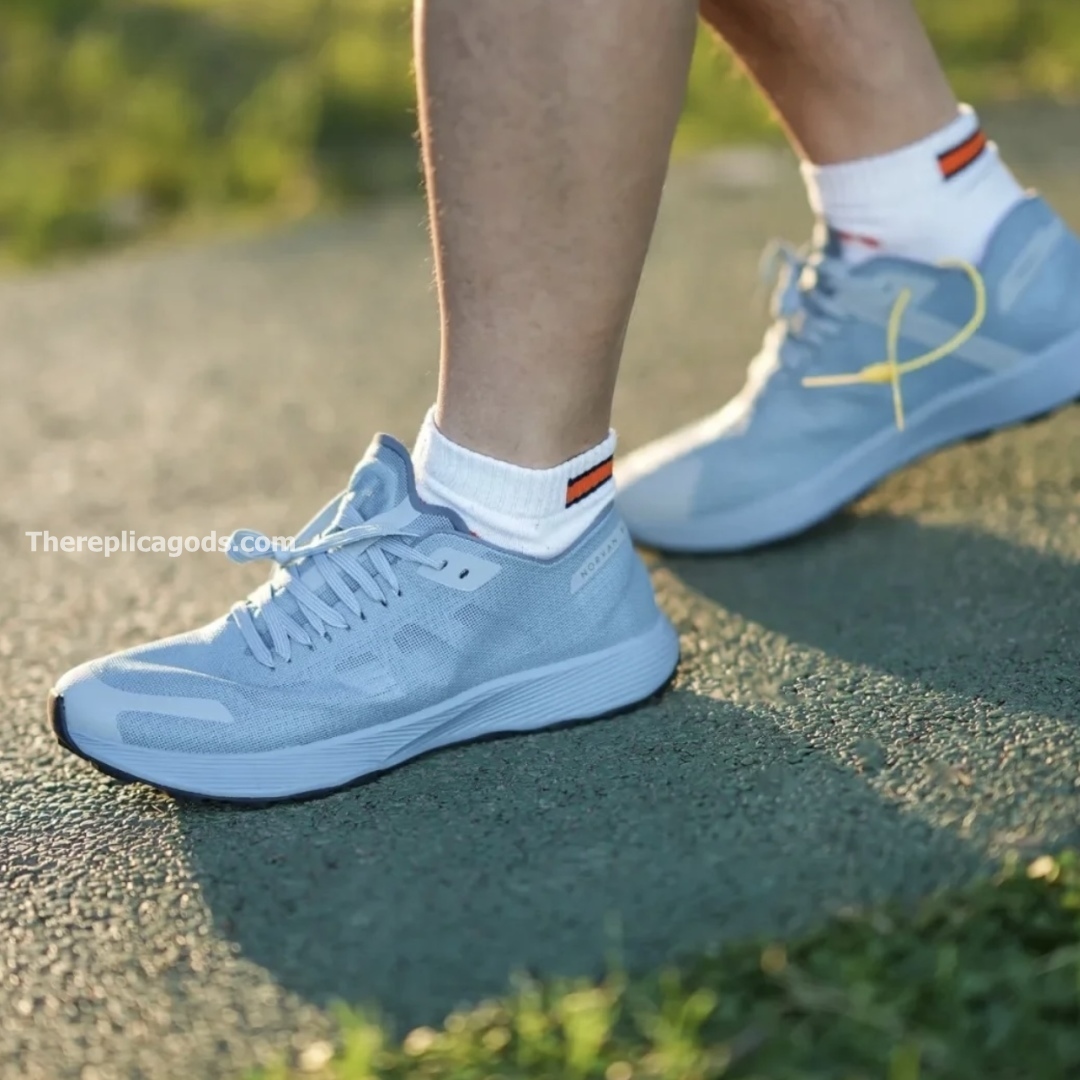 NORVAN SL 2 SNEAKERS IN LIGHT BLUE