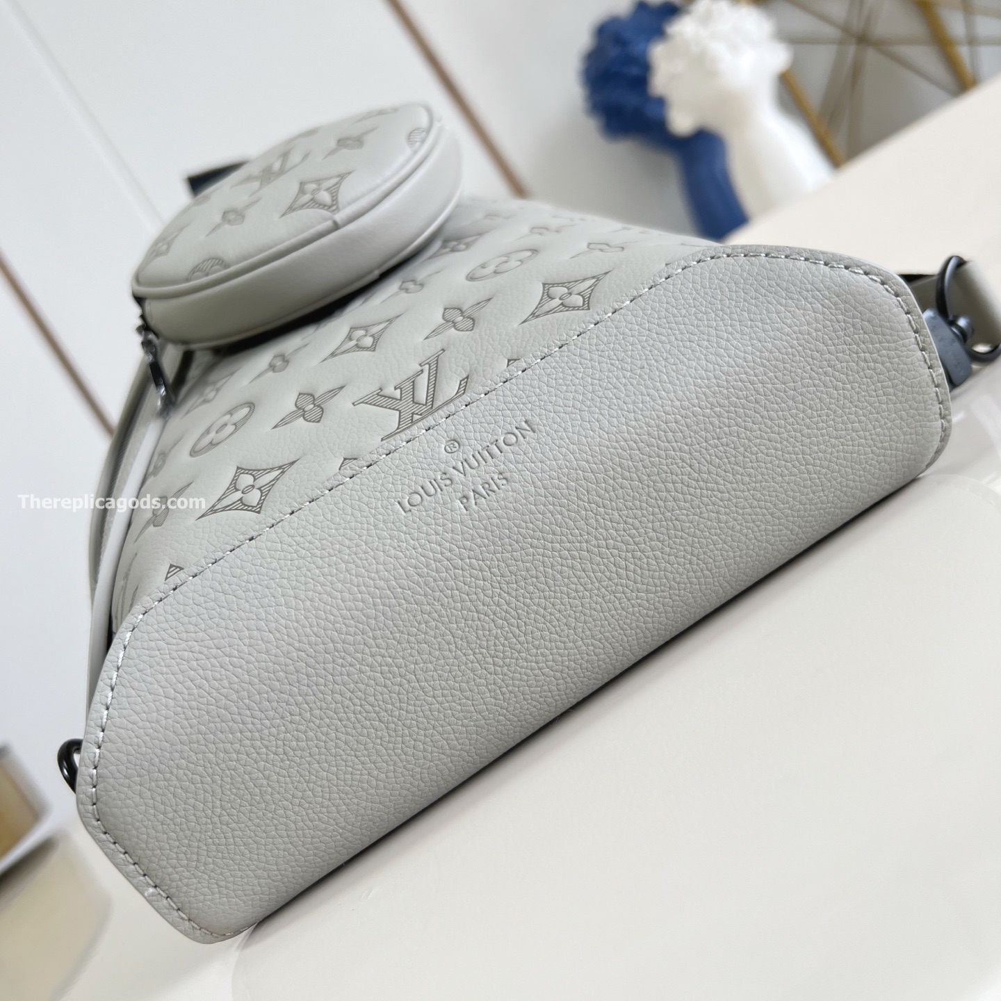 DUO SLINGBAG SAND MONOGRAM SHADOW M14916