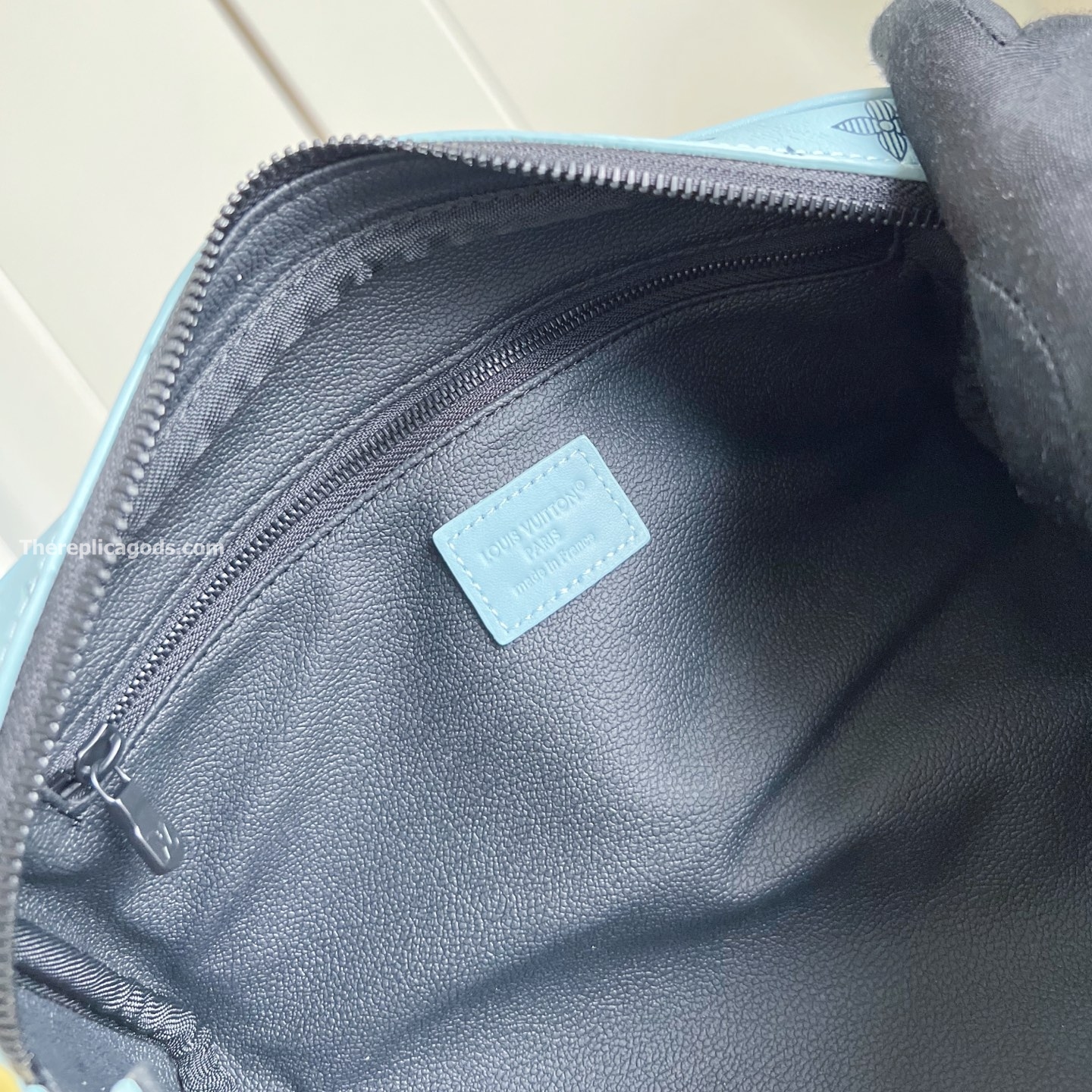 DOPP KIT BLUE MONOGRAM SHADOW M14885
