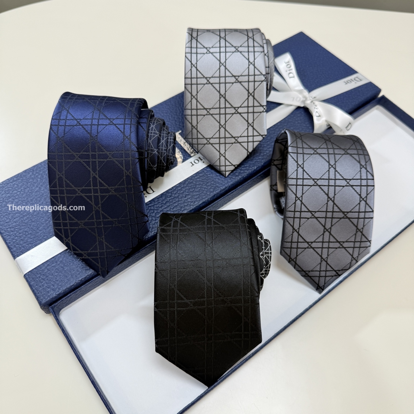 STRIPED OBLIQUE TIE NAVY BLUE, GRAY AND WHITE SILK