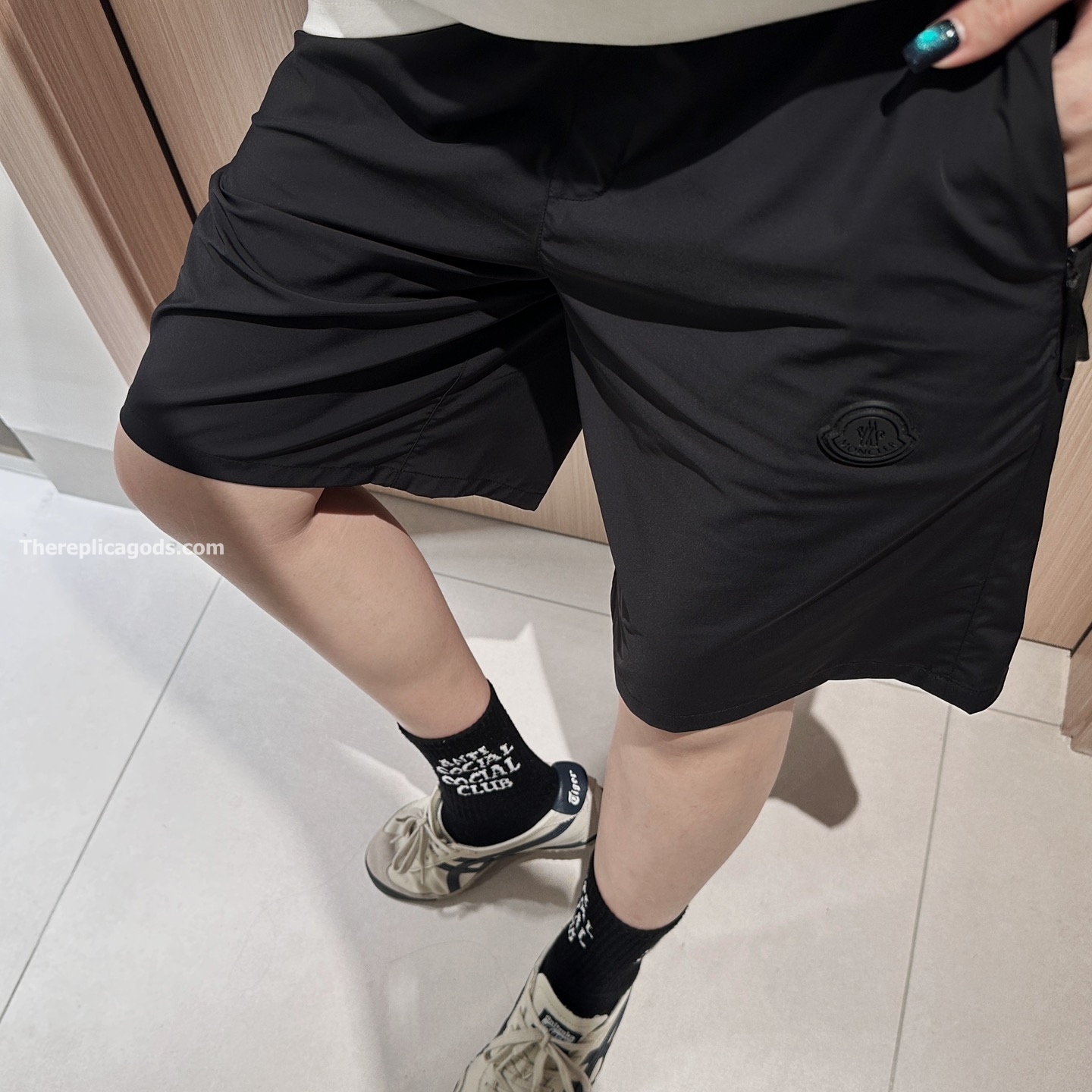 LOGO SHORTS IN BLACK - TP630